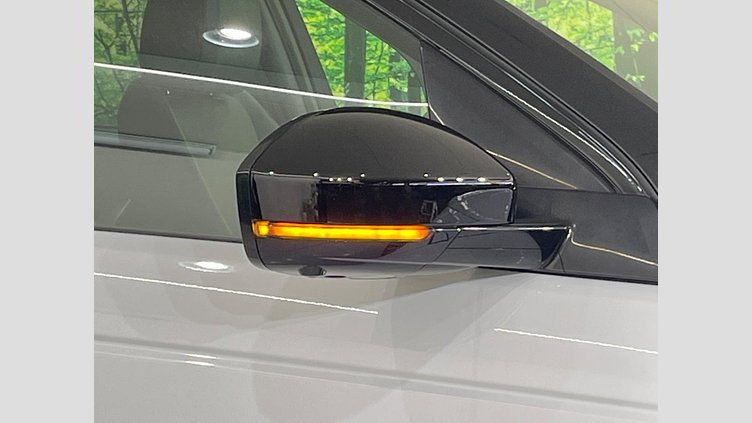 2020 認定中古車 Land Rover Discovery Sport ユーロンホワイト P250 AWD（オートマチック）  R-DYNAMIC S
