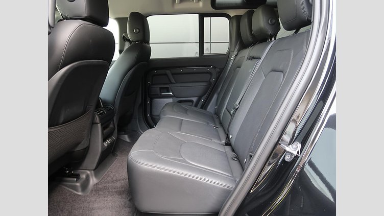 2023 認定中古車 Land Rover Defender 110 サントリーニブラック D300 AWD（AT） S
