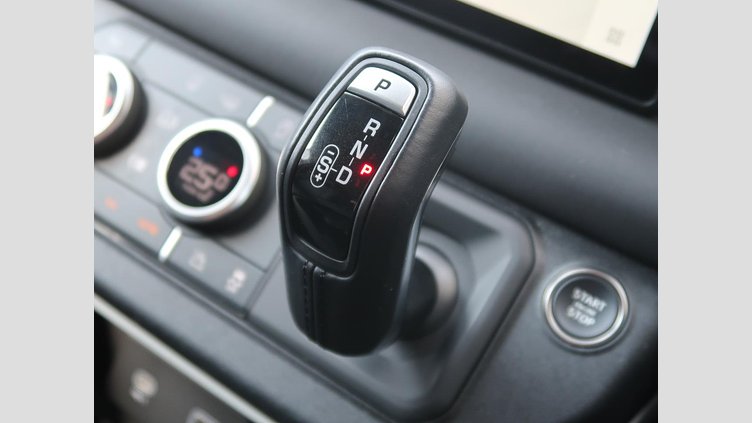 2023 認定中古車 Land Rover Defender 110 サントリーニブラック D300 AWD（AT） S