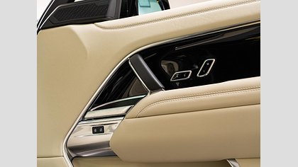 Range Rover 51