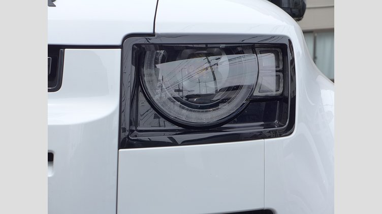 2024 認定中古車 Land Rover Defender 110 フジホワイト D350 ディーゼルマイルドハイブリッド S
