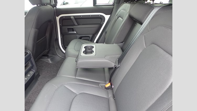 2024 認定中古車 Land Rover Defender 110 フジホワイト D350 ディーゼルマイルドハイブリッド S