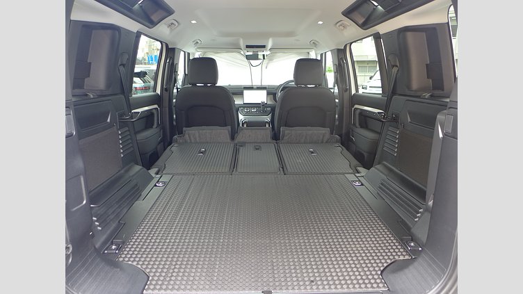 2024 認定中古車 Land Rover Defender 110 フジホワイト D350 ディーゼルマイルドハイブリッド S