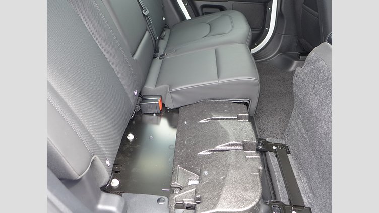 2024 認定中古車 Land Rover Defender 110 フジホワイト D350 ディーゼルマイルドハイブリッド S