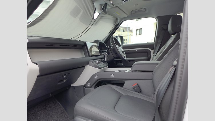 2024 認定中古車 Land Rover Defender 110 フジホワイト D350 ディーゼルマイルドハイブリッド S