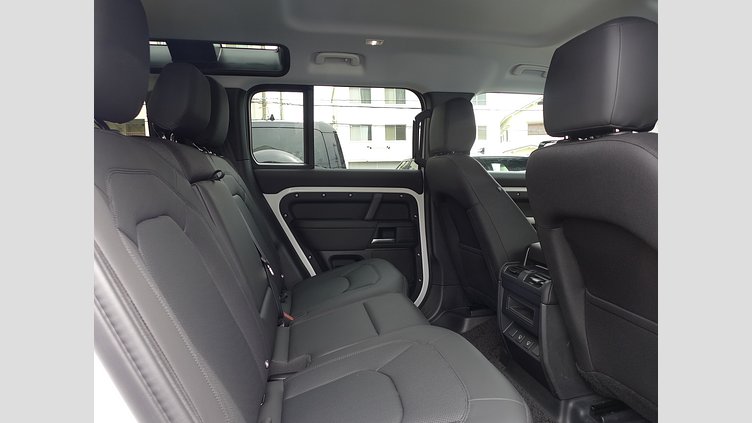 2024 認定中古車 Land Rover Defender 110 フジホワイト D350 ディーゼルマイルドハイブリッド S