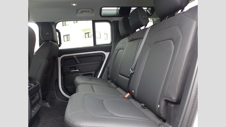 2024 認定中古車 Land Rover Defender 110 フジホワイト D350 ディーゼルマイルドハイブリッド S