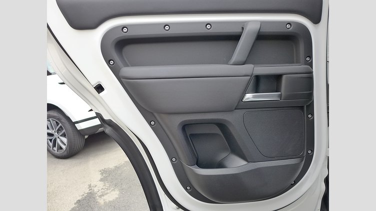 2024 認定中古車 Land Rover Defender 110 フジホワイト D350 ディーゼルマイルドハイブリッド S