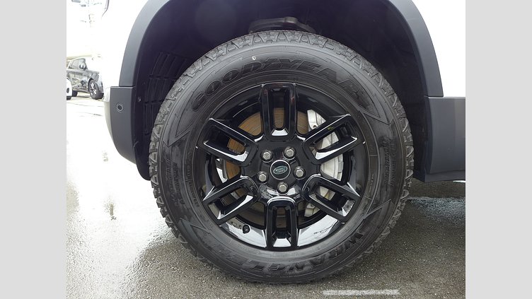 2024 認定中古車 Land Rover Defender 110 フジホワイト D350 ディーゼルマイルドハイブリッド S