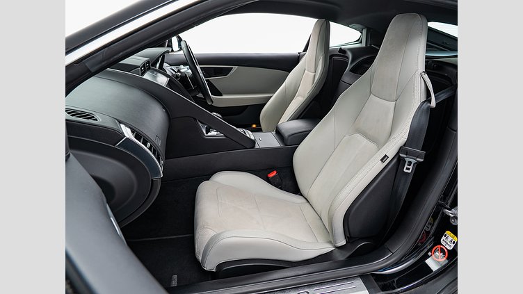 2018 認定中古車 Jaguar F-Type Narvik Black 2.0 litre i4P Petrol クーペ