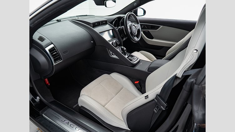 2018 認定中古車 Jaguar F-Type Narvik Black 2.0 litre i4P Petrol クーペ