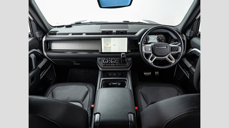 2023 認定中古車 Land Rover Defender 110 フジホワイト D300 AWD（AT） X-DYNAMIC HSE D300 エアサス　5人乗り