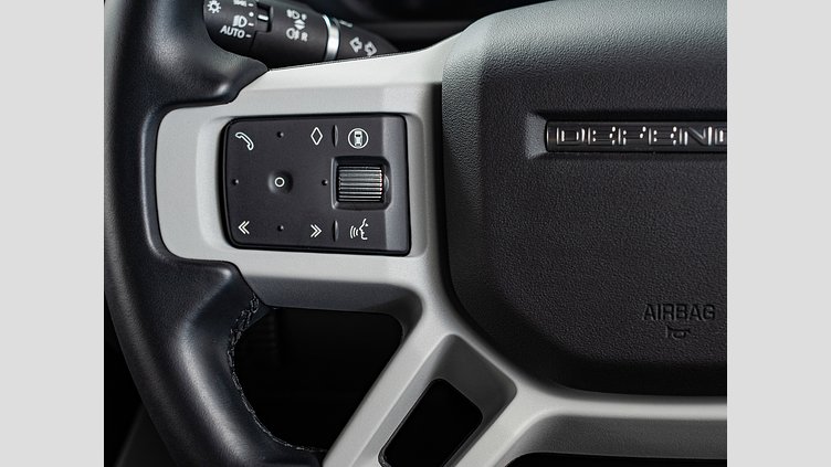 2023 認定中古車 Land Rover Defender 110 フジホワイト D300 AWD（AT） X-DYNAMIC HSE D300 エアサス　5人乗り