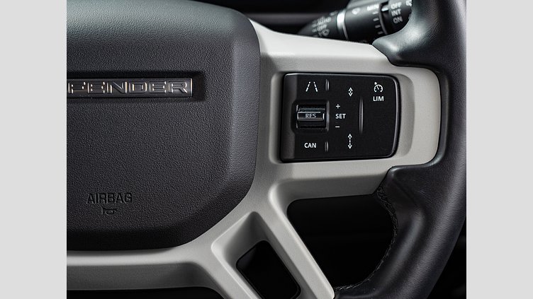 2023 認定中古車 Land Rover Defender 110 フジホワイト D300 AWD（AT） X-DYNAMIC HSE D300 エアサス　5人乗り