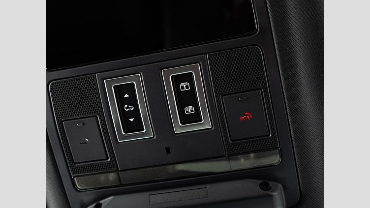 2023 認定中古車 Land Rover Defender 110 フジホワイト D300 AWD（AT） X-DYNAMIC HSE D300 エアサス　5人乗り
