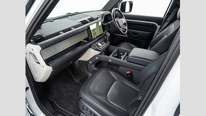 Defender 110 2