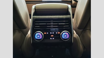 Range Rover 24