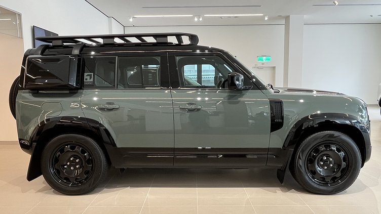 2025 新車 Land Rover Defender 110 (1MX) Keswick Green 凱西克綠 D350  輕油電混合 Trophy Edition in Keswick Green