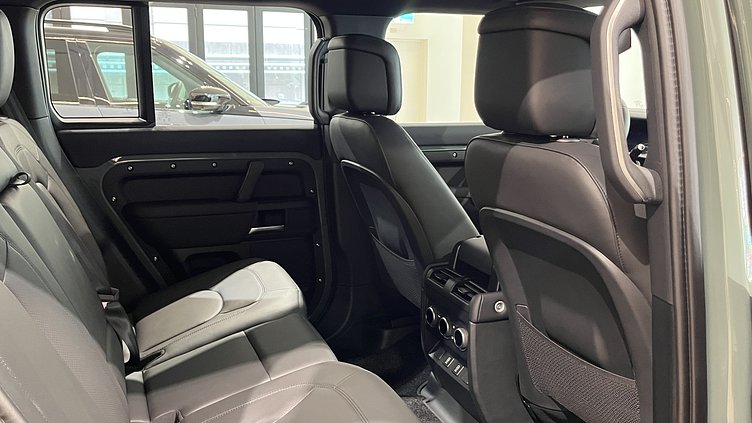 2025 新車 Land Rover Defender 110 (1MX) Keswick Green 凱西克綠 D350  輕油電混合 Trophy Edition in Keswick Green