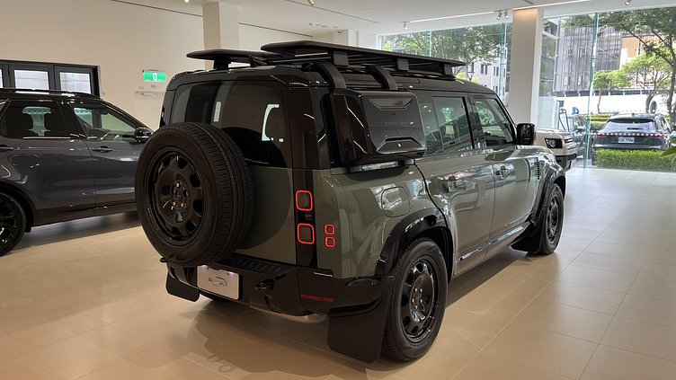 2025 新車 Land Rover Defender 110 (1MX) Keswick Green 凱西克綠 D350  輕油電混合 Trophy Edition in Keswick Green