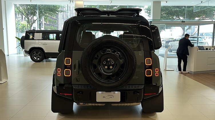 2025 新車 Land Rover Defender 110 (1MX) Keswick Green 凱西克綠 D350  輕油電混合 Trophy Edition in Keswick Green