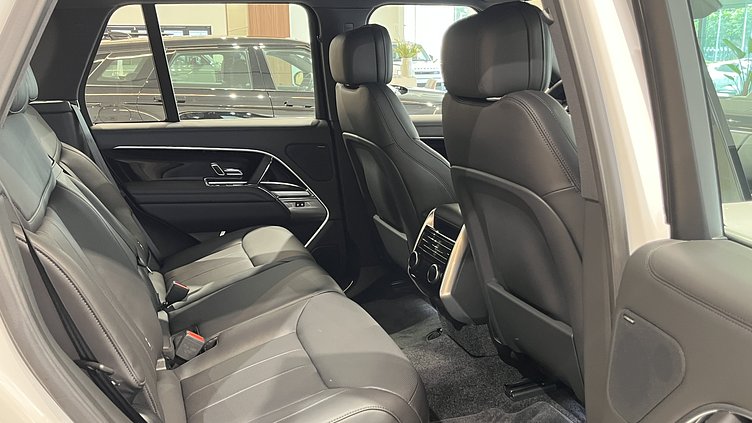 2025 新車 Land Rover Range Rover (1EJ) Ostuni Pearl White 珍珠白 P400 汽油 (輕油電混合) 標準軸距 SE