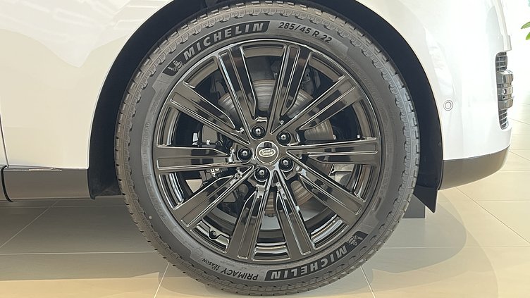 2025 新車 Land Rover Range Rover (1EJ) Ostuni Pearl White 珍珠白 P400 汽油 (輕油電混合) 標準軸距 SE