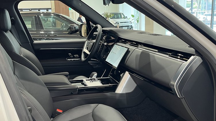 2025 新車 Land Rover Range Rover (1EJ) Ostuni Pearl White 珍珠白 P400 汽油 (輕油電混合) 標準軸距 SE