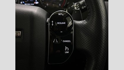 Range Rover Velar 64