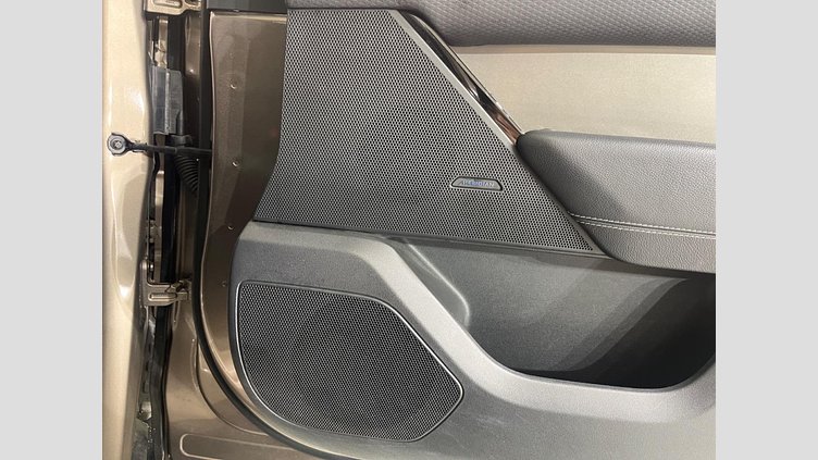 2017 認定中古車 Land Rover Range Rover Velar カイコウラストーン D180 S
