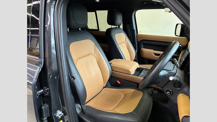2023 認定中古車 Land Rover Defender 110 カルパチアングレイ D300 AWD（AT） X