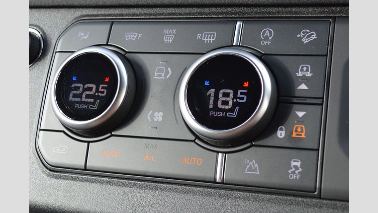 2023 認定中古車 Land Rover Defender 110 Santorini Black D300 AWD（AT） X-DYNAMIC SE
