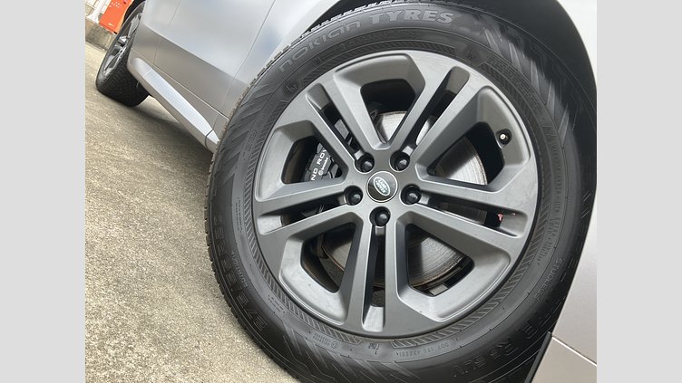 2023 認定中古車 Land Rover Range Rover Sport アイガーグレイ - サテンフィニッシュ 3.0リッター6気筒300PSターボチャージドディーゼルMHEV（オートマチック） DYNAMIC SE