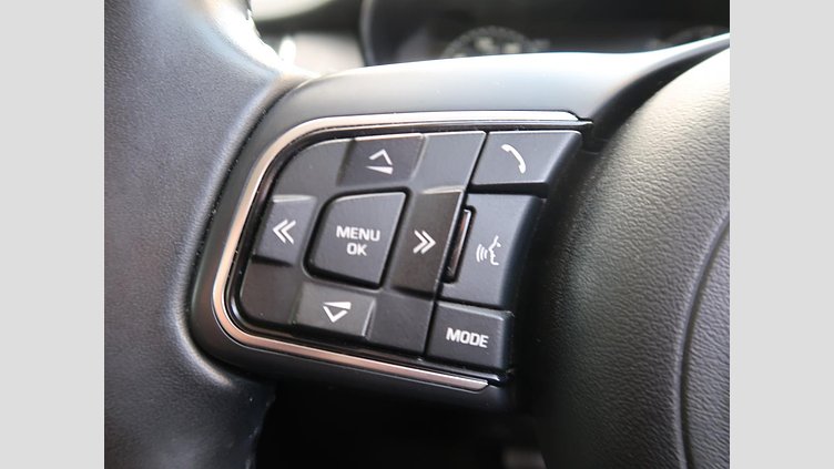 2019 認定中古車 Jaguar E-Pace ユーロンホワイト D180 オートマチック全輪駆動 S