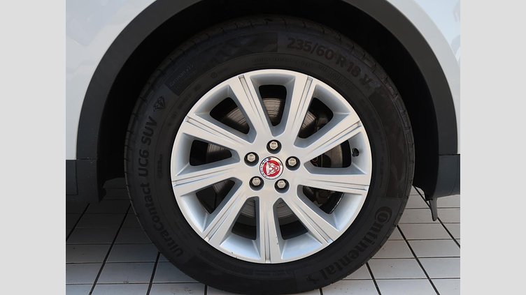 2019 認定中古車 Jaguar E-Pace ユーロンホワイト D180 オートマチック全輪駆動 S