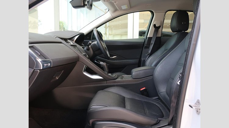 2019 認定中古車 Jaguar E-Pace ユーロンホワイト D180 オートマチック全輪駆動 S