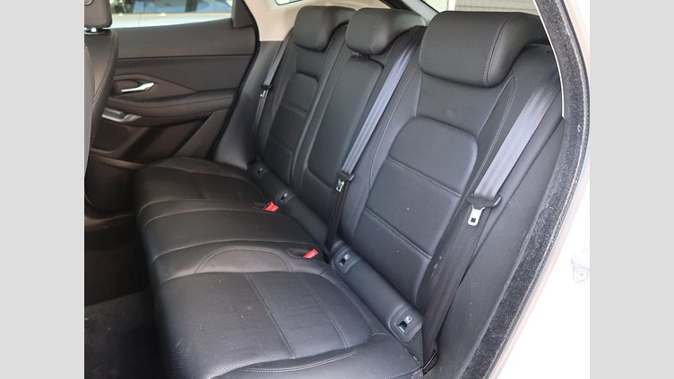 2019 認定中古車 Jaguar E-Pace ユーロンホワイト D180 オートマチック全輪駆動 S