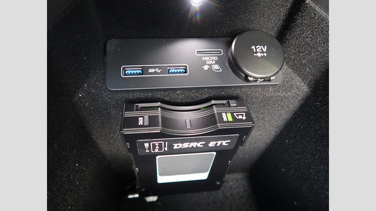 2019 認定中古車 Jaguar E-Pace ユーロンホワイト D180 オートマチック全輪駆動 S