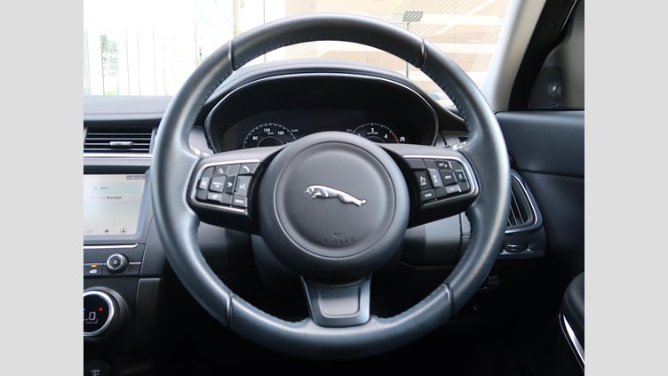 2019 認定中古車 Jaguar E-Pace ユーロンホワイト D180 オートマチック全輪駆動 S