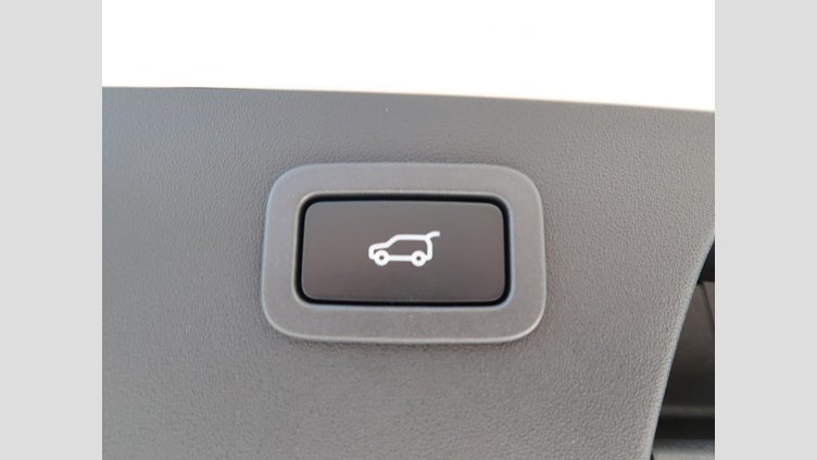 2019 認定中古車 Jaguar E-Pace ユーロンホワイト D180 オートマチック全輪駆動 S