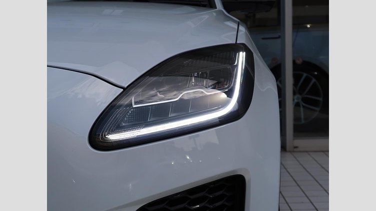 2019 認定中古車 Jaguar E-Pace ユーロンホワイト D180 オートマチック全輪駆動 S