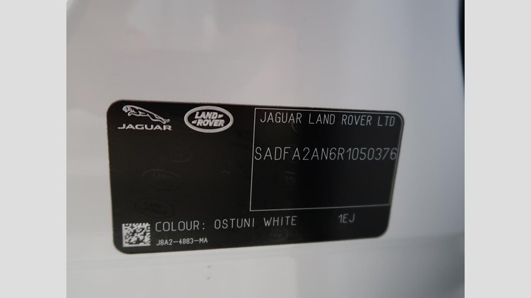 2024 認定中古車 Jaguar E-Pace オストゥーニパールホワイト D200マイルドハイブリッド（ディーゼル） R-DYNAMIC HSE