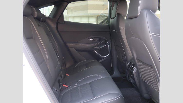 2024 認定中古車 Jaguar E-Pace オストゥーニパールホワイト D200マイルドハイブリッド（ディーゼル） R-DYNAMIC HSE