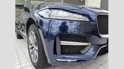 F-Pace 51