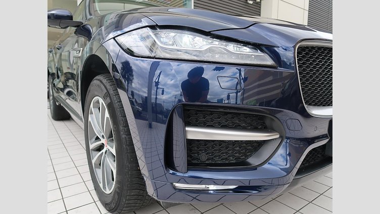 2016 認定中古車 Jaguar F-Pace Loire Blue ガソリン Ｒ－スポーツ
