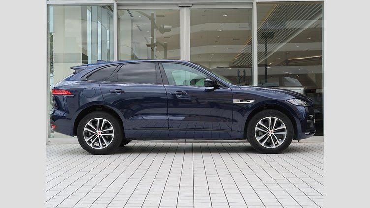 2016 認定中古車 Jaguar F-Pace Loire Blue ガソリン Ｒ－スポーツ