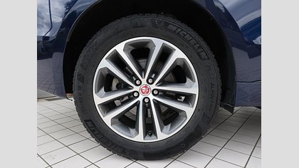 F-Pace 9