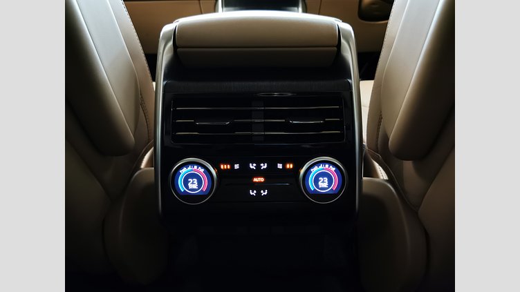 2024 認定中古車 Land Rover Range Rover サントリーニブラック D300 AWD MHEV（AT） スタンダードホイールベース HSE