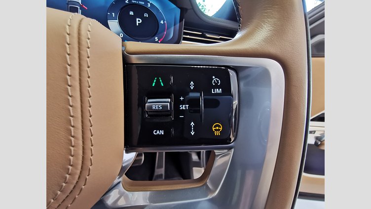 2024 認定中古車 Land Rover Range Rover サントリーニブラック D300 AWD MHEV（AT） スタンダードホイールベース HSE