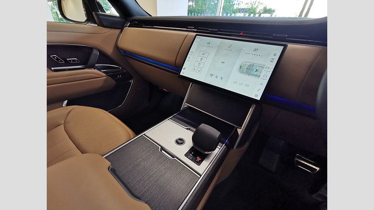 2024 認定中古車 Land Rover Range Rover サントリーニブラック D300 AWD MHEV（AT） スタンダードホイールベース HSE